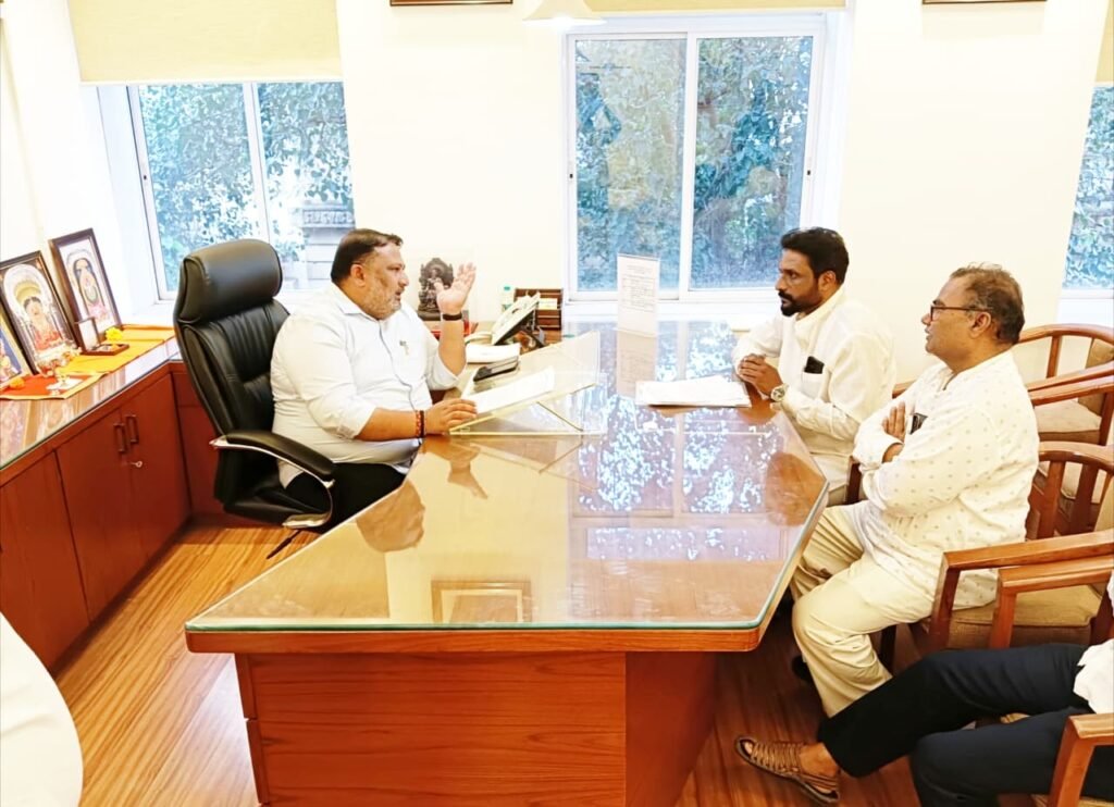 c1129812-0e40-4dd4-93d2-de5ab782fd36